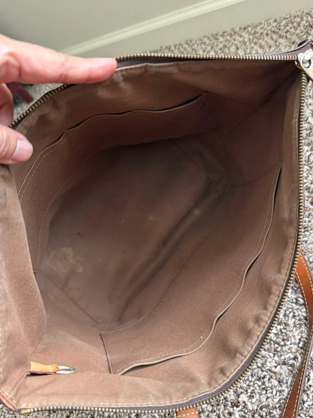 Authentic Louis Vuitton Totally MM in Monogram Canvas